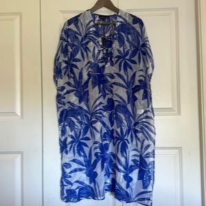 NWTS Club Z collection closed sided kimono swimsuit cover up. Size S